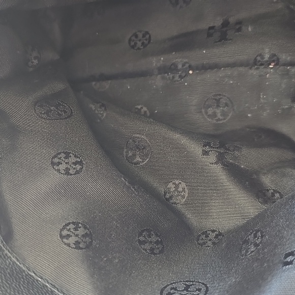 Tory Burch Black Willa Quilted Leather Tote/Shoulder Bag w/ Black L.& Gold Chain - Picture 3 of 13